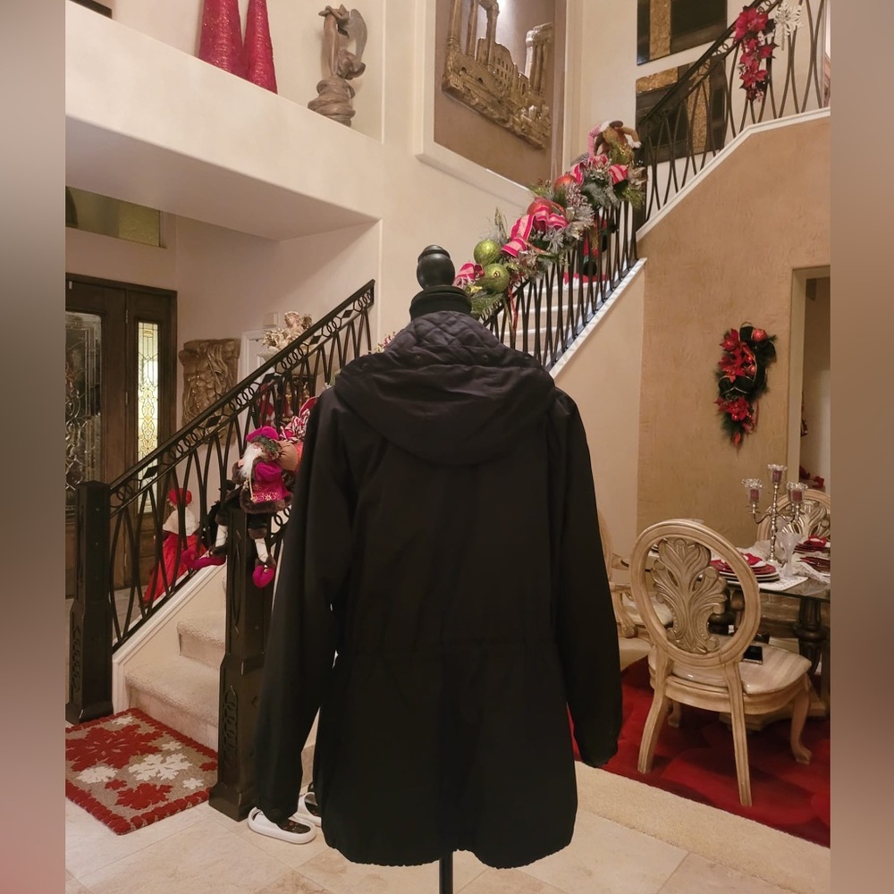 Authentic Burberry Jacket - Picture 12 of 15